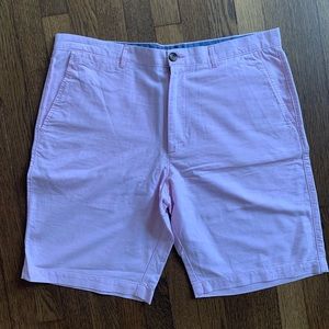 Another lightweight summer short. Bright pint